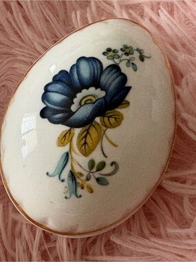 Royal Tara Irish Bone China Egg Trinket Box Blue Floral